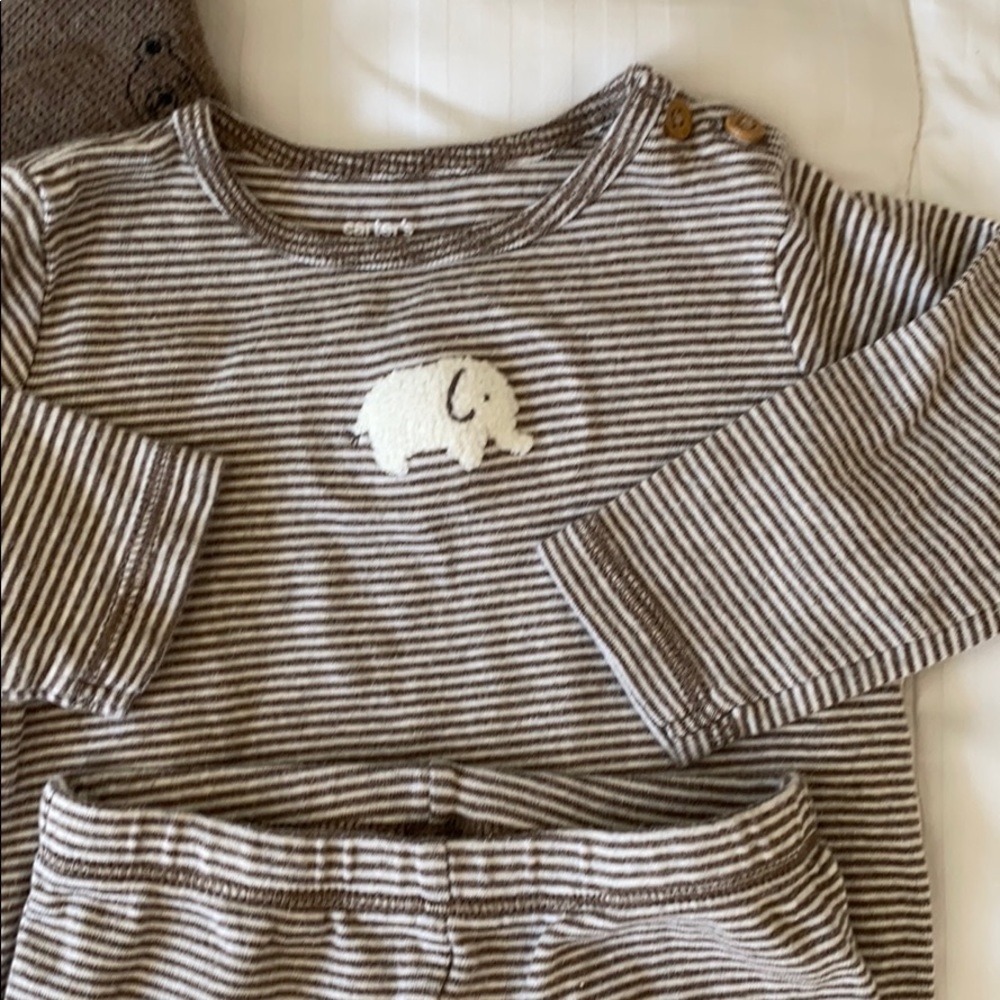 Carter’s pjs - Picture 2 of 3